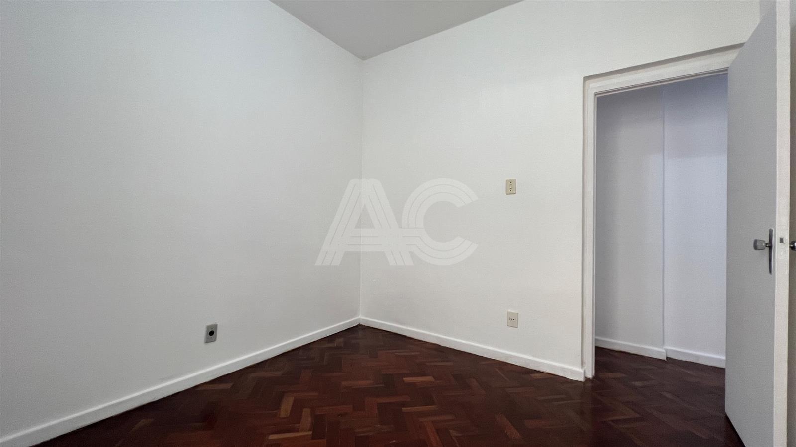 Apartamento à venda com 2 quartos, 70m² - Foto 12