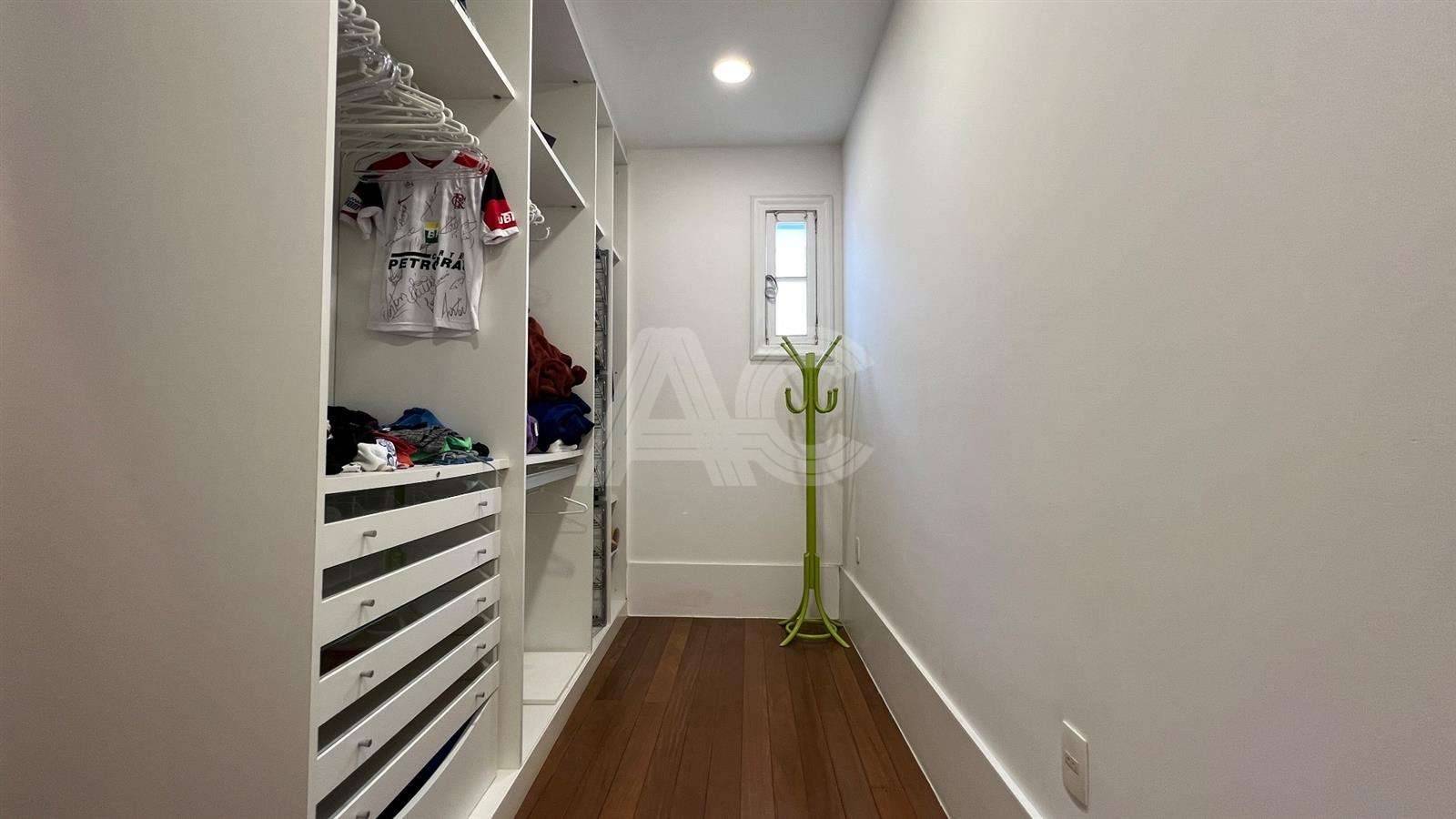 Casa de Condomínio à venda com 4 quartos, 750m² - Foto 36