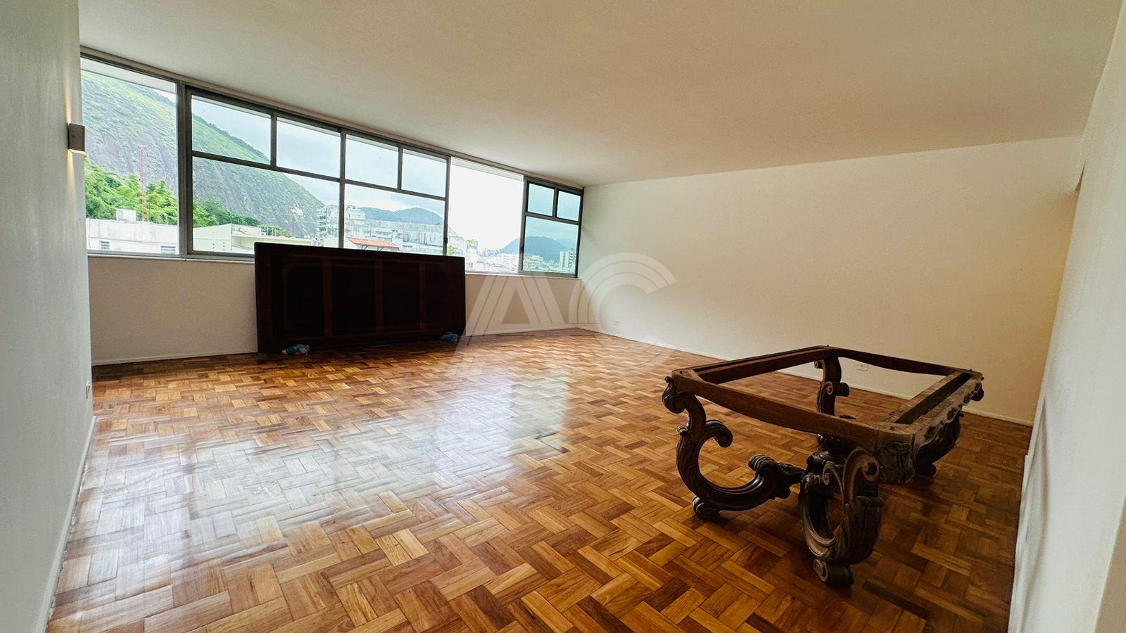 Apartamento à venda com 4 quartos, 206m² - Foto 7