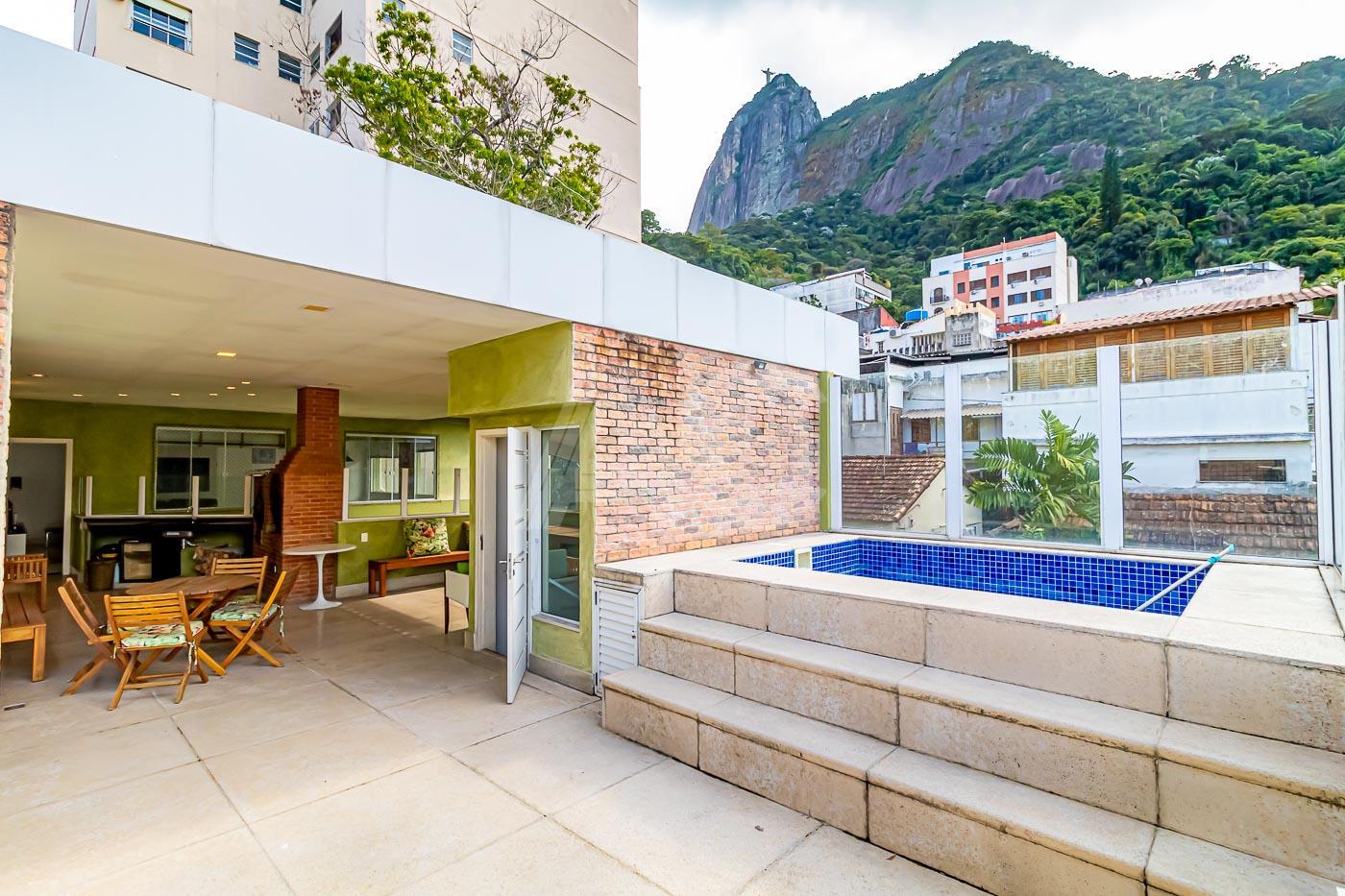 Casa à venda com 4 quartos, 595m² - Foto 1