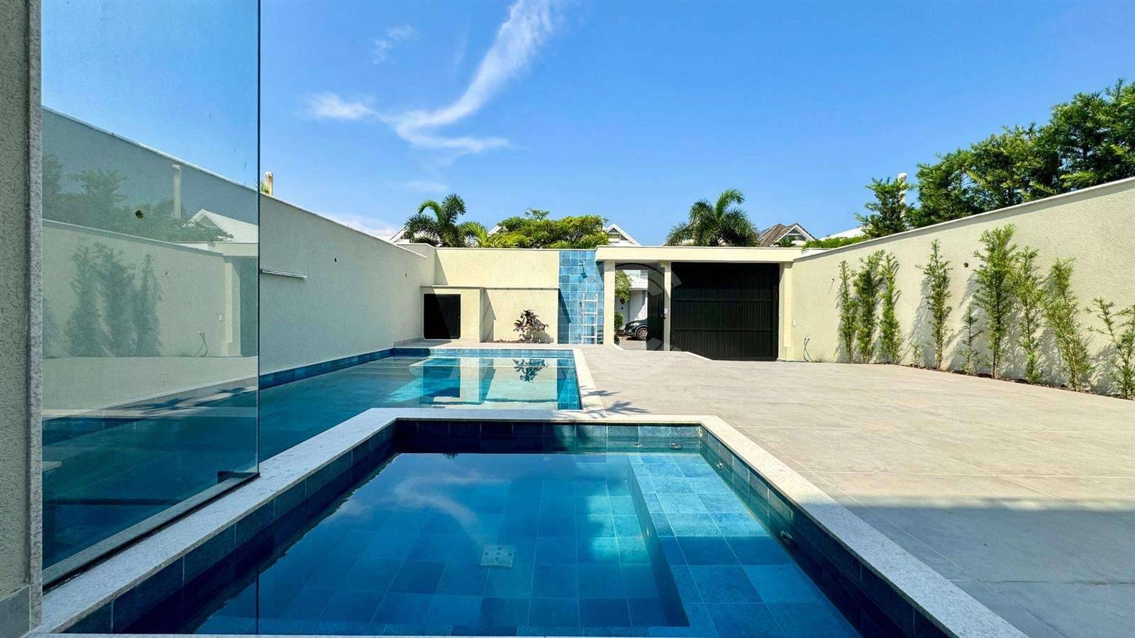 Casa de Condomínio à venda com 5 quartos, 450m² - Foto 4