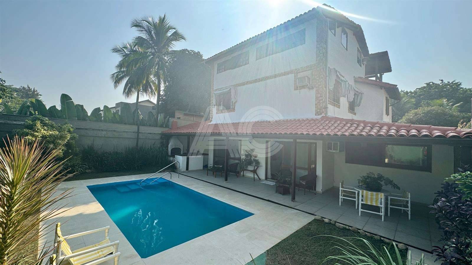 Casa de Condomínio à venda com 5 quartos, 560m² - Foto 1