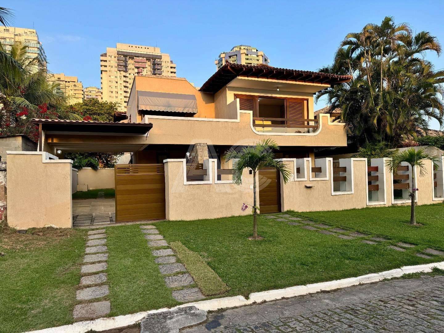 Casa de Condomínio à venda com 5 quartos, 420m² - Foto 2