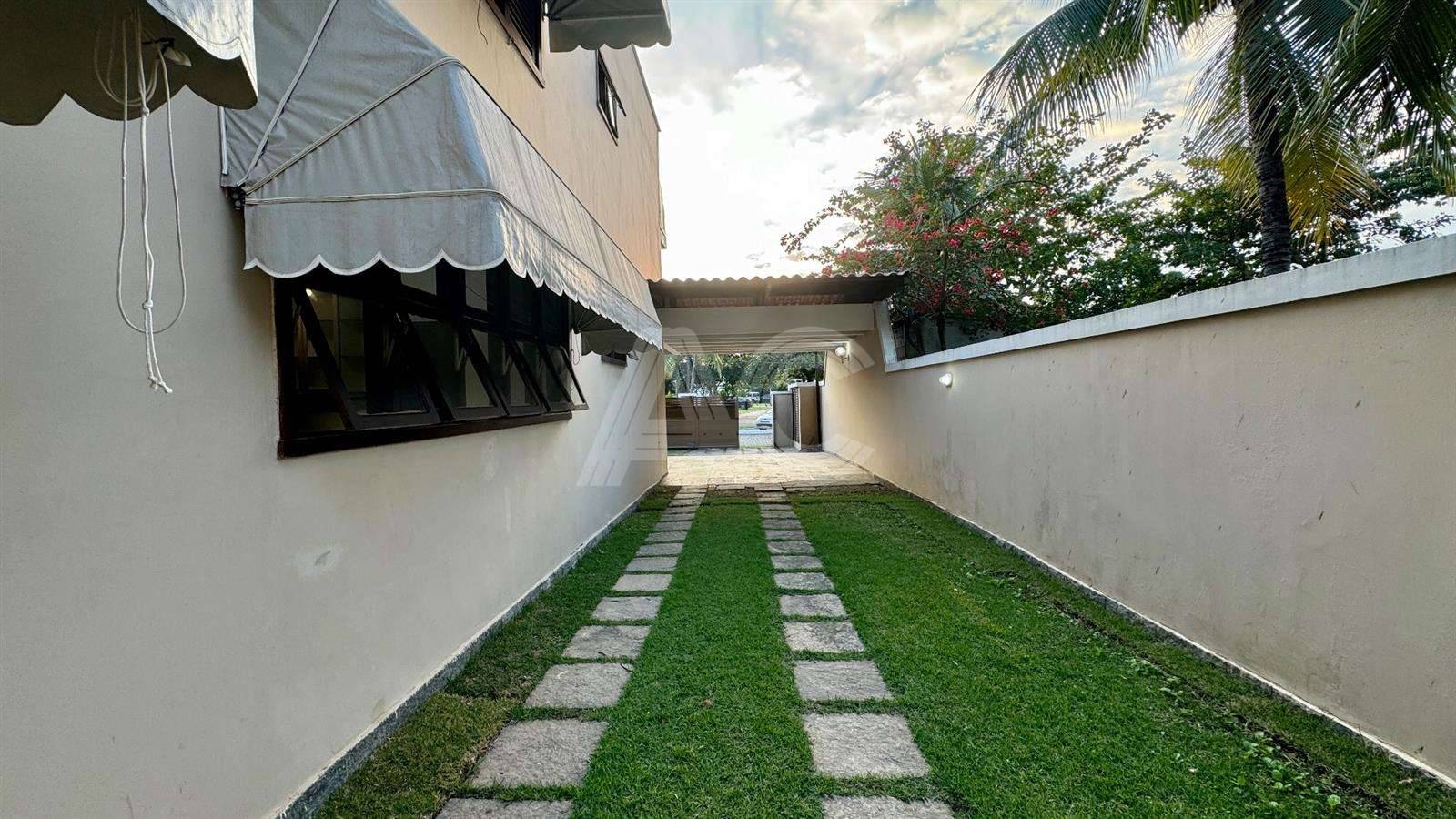 Casa de Condomínio à venda com 5 quartos, 420m² - Foto 32