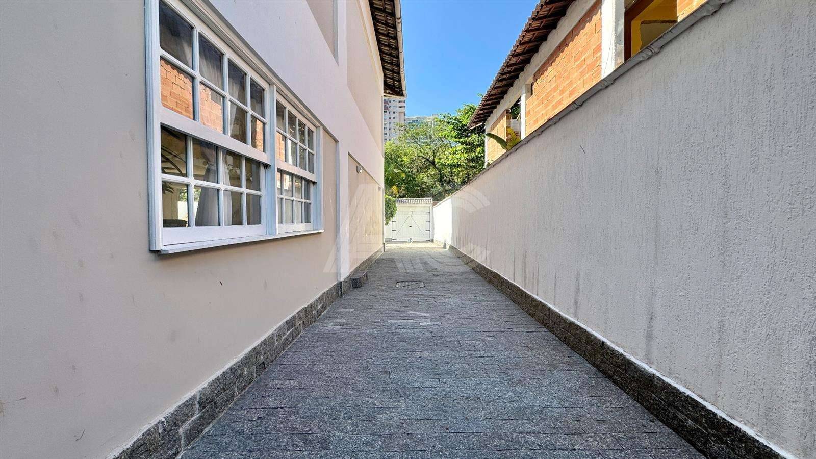 Casa de Condomínio à venda com 4 quartos, 440m² - Foto 38