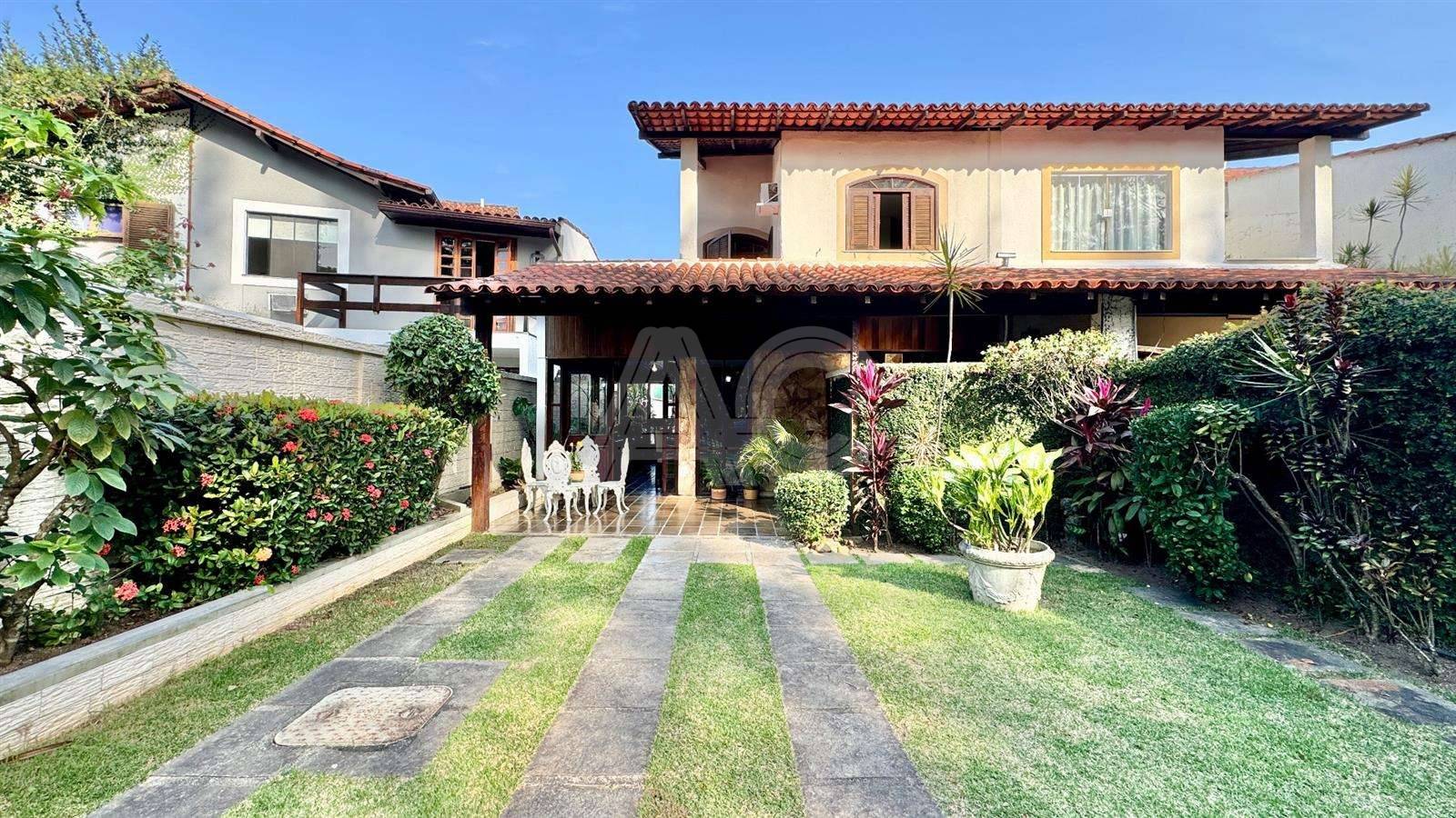 Casa de Condomínio à venda com 4 quartos, 241m² - Foto 2