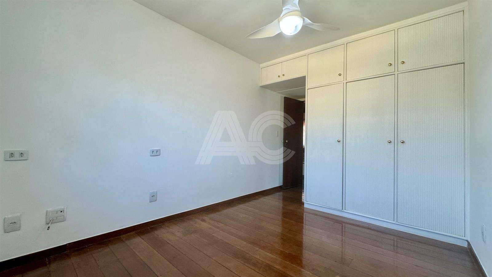 Casa de Condomínio à venda com 4 quartos, 350m² - Foto 30