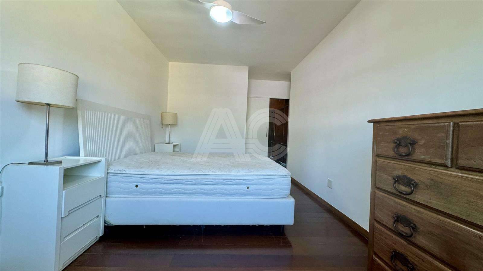 Casa de Condomínio à venda com 4 quartos, 350m² - Foto 27