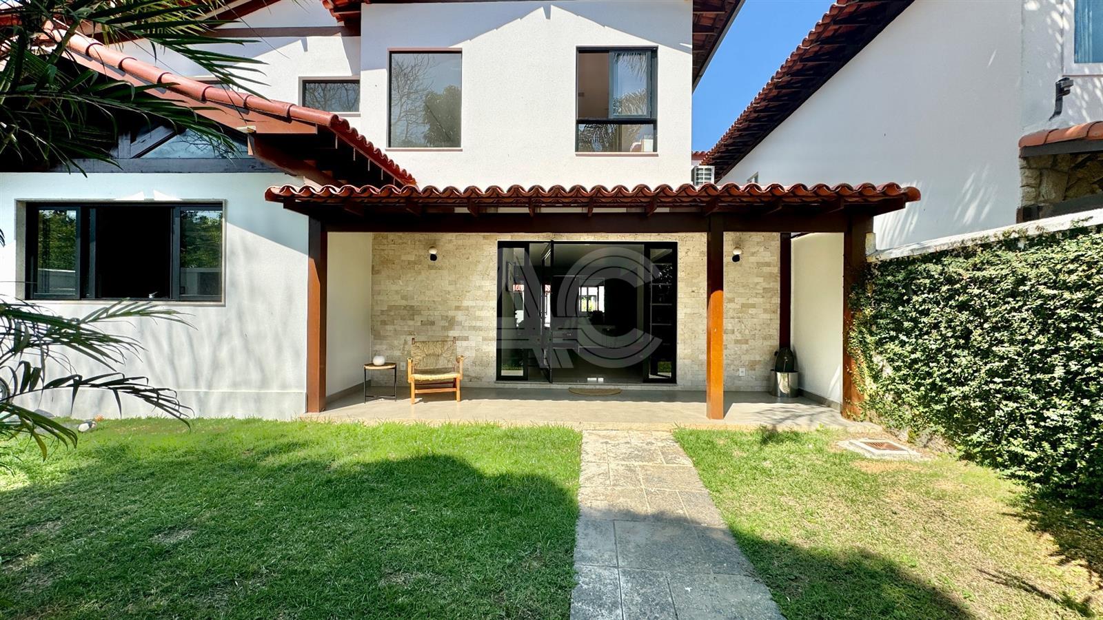 Casa de Condomínio à venda com 4 quartos, 473m² - Foto 2