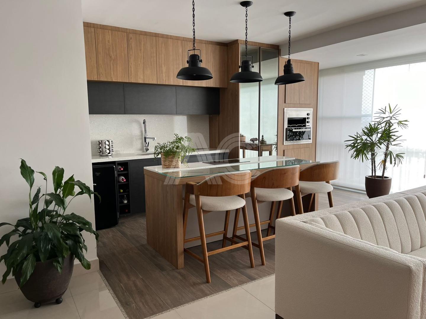 Apartamento à venda com 4 quartos, 161m² - Foto 1