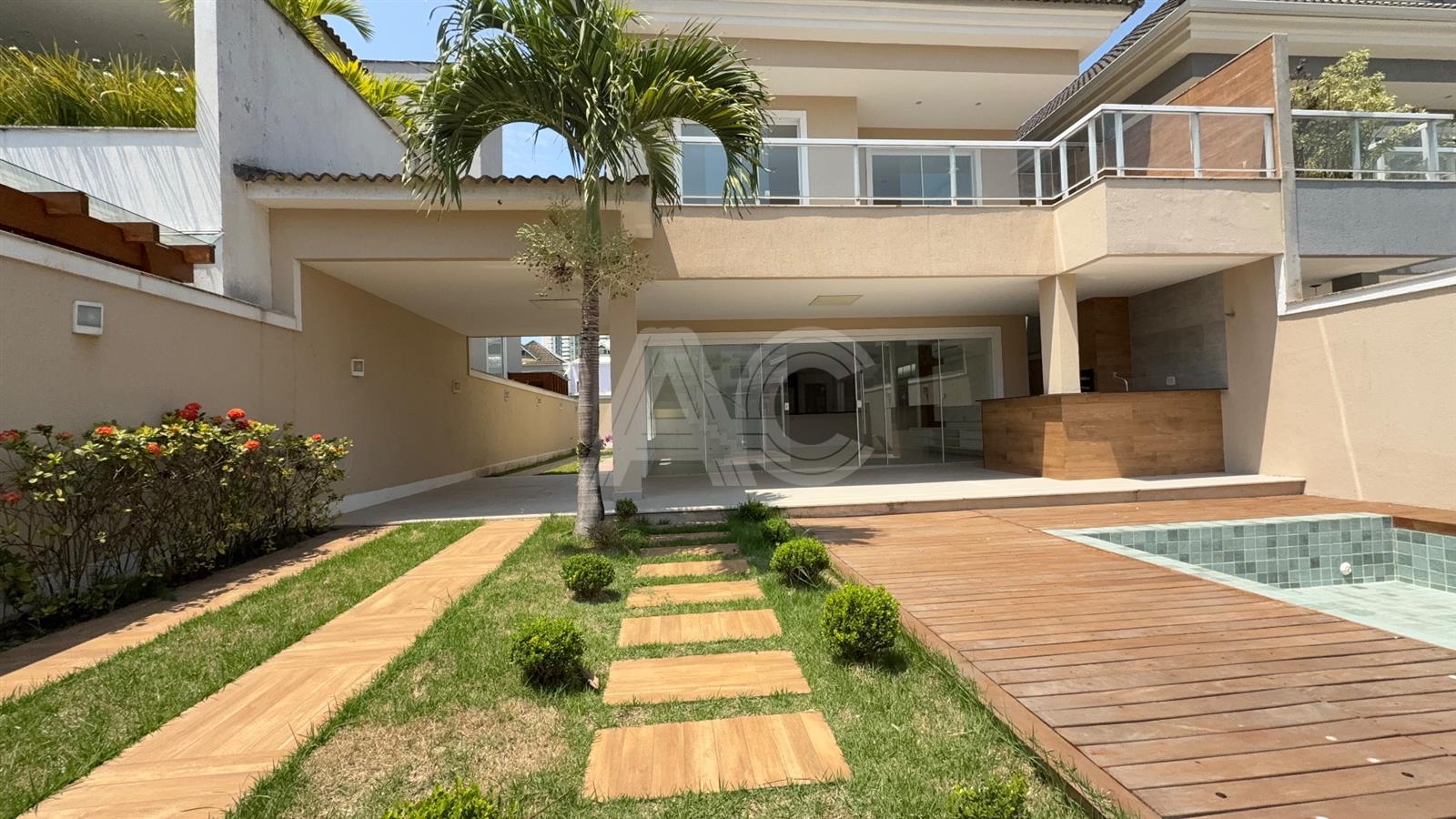 Casa de Condomínio à venda com 5 quartos, 310m² - Foto 3