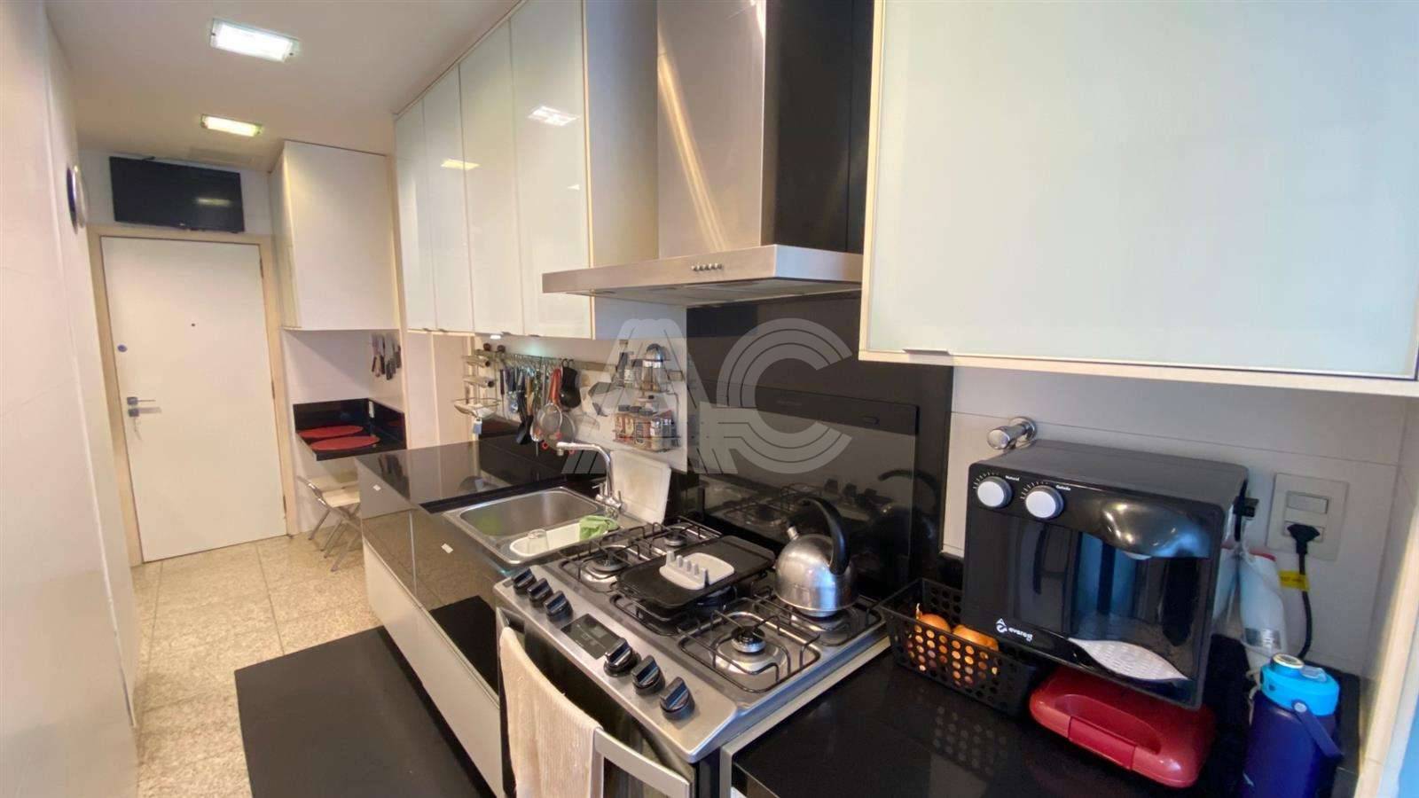 Apartamento à venda com 4 quartos, 145m² - Foto 34