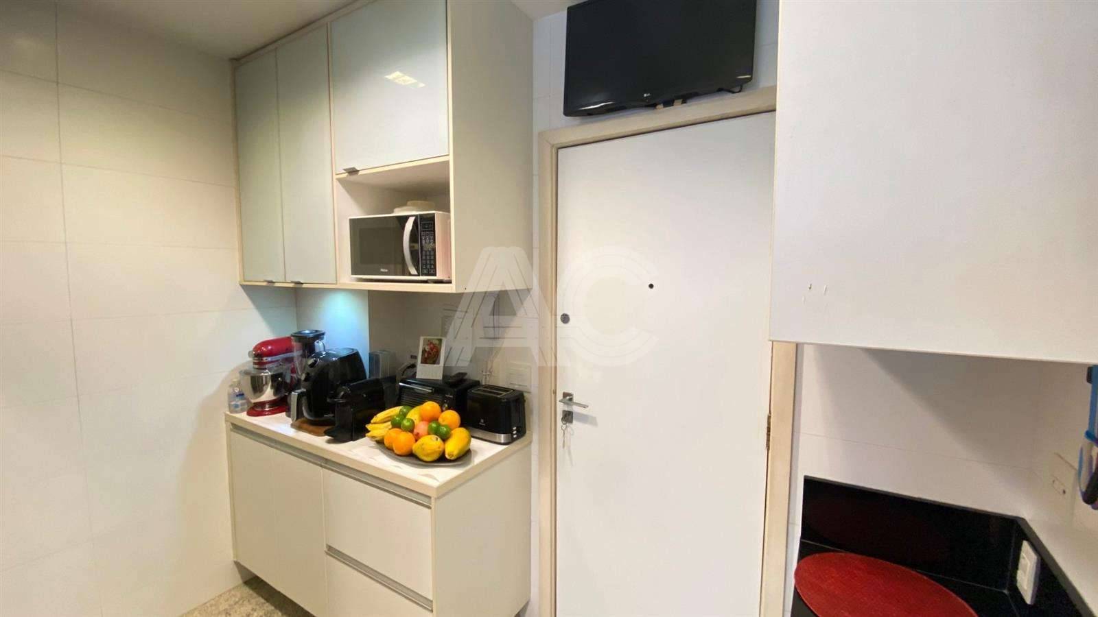 Apartamento à venda com 4 quartos, 145m² - Foto 35