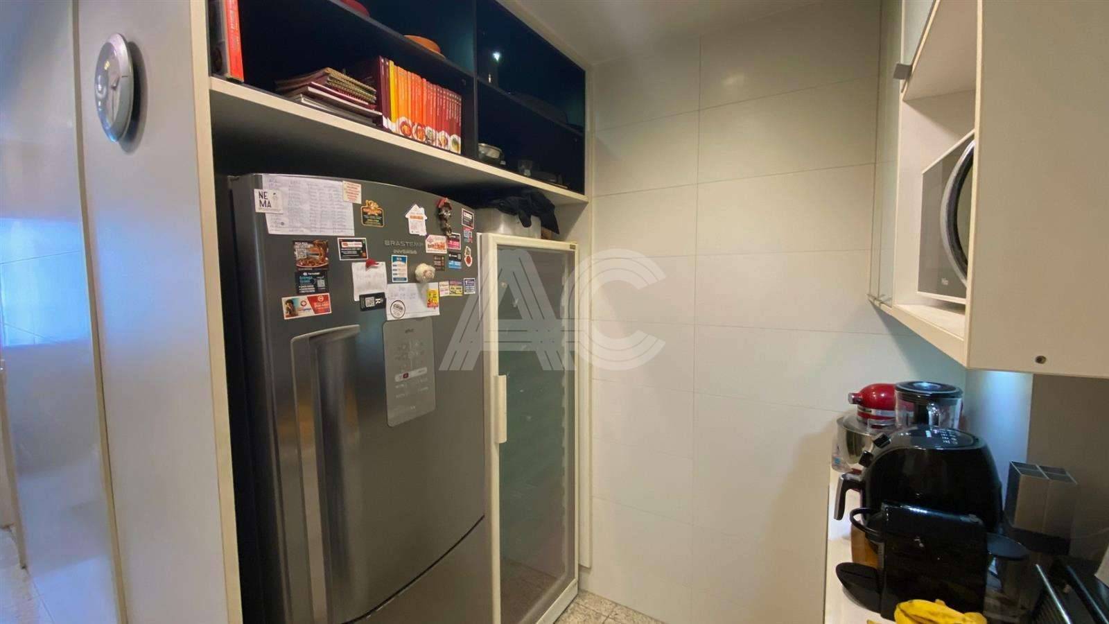 Apartamento à venda com 4 quartos, 145m² - Foto 37